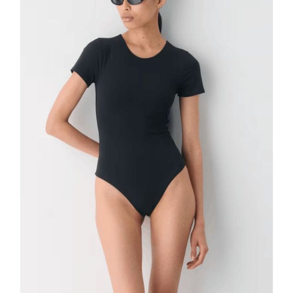 Aritzia Contour Crew Neck Bodysuit Black Short Sleeve XS NEW